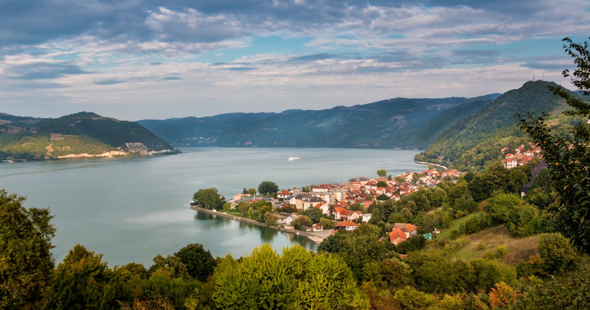 DONJI MILANOVAC DANUBIO HUNGRIA CRUCEROS DANUBIO DANUBE CRUISES DONAU KREUZFAHRTEN #CrucerosFluviales #Danubio #DonjiMilanovac #Serbia #CrucerosDanubio